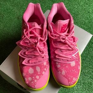 Nike Spongebob Squarepants x Kylie 5 GS ‘Patrick’